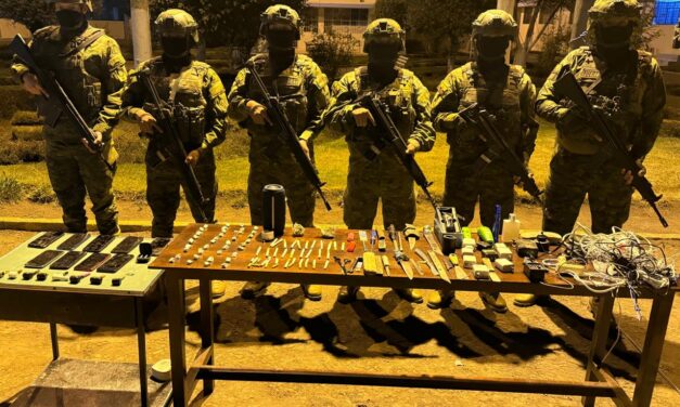 Presos escondieron armas y droga en las paredes y techos de una cárcel de Ecuador