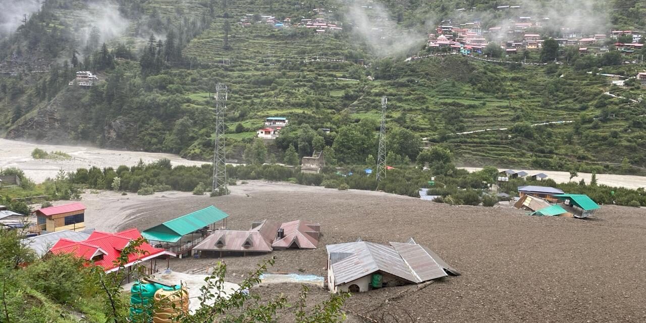Cuatro muertos y al menos 100 desaparecidos tras aluvión en el Himalaya, India