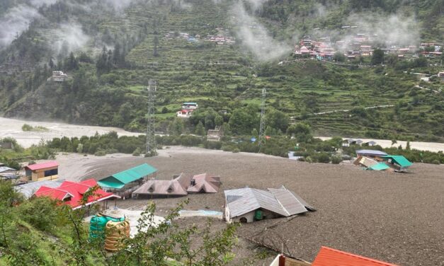 Cuatro muertos y al menos 100 desaparecidos tras aluvión en el Himalaya, India
