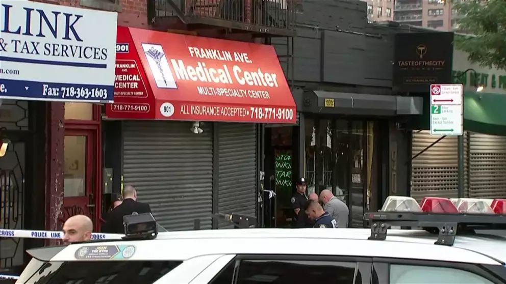 Tres personas murieron y otras ocho resultaron heridas en un tiroteo en Brooklyn, Nueva York.