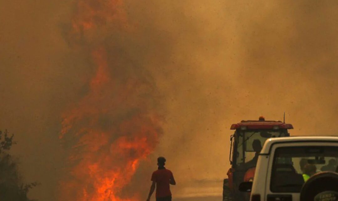 Al menos tres muertos dejan los voraces incendios en Portugal