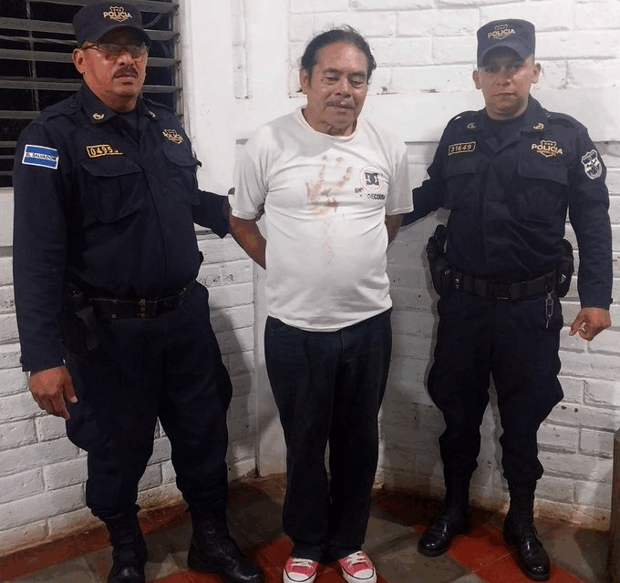Hombre de 44 años asesinado por su padre en El Salvador