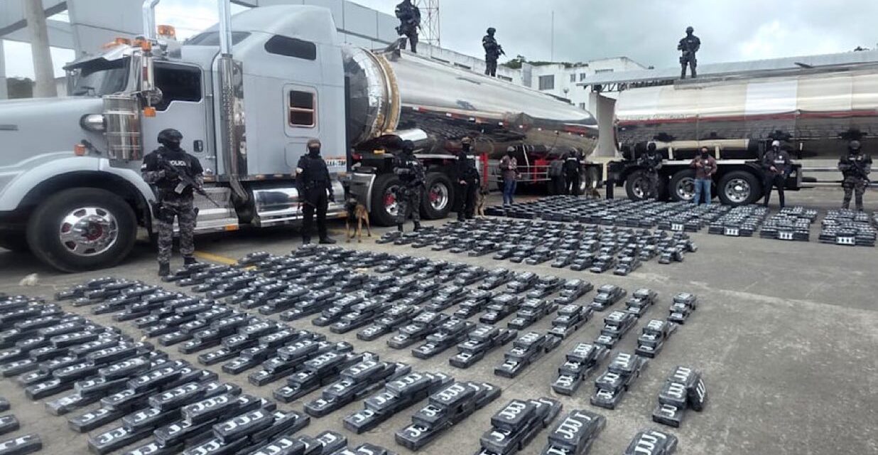 Incautan 2,3 toneladas de cocaína en la frontera de Ecuador con Colombia