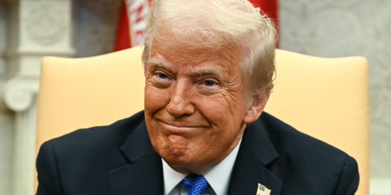 Donald Trump confirmó que recibirá a Zelensky el lunes tras encuentro con Putin