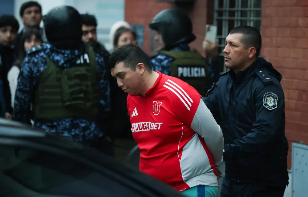 Liberan a 104 hinchas detenidos por incidentes en estadio de Argentina