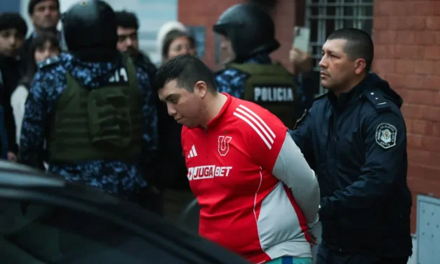 Liberan a 104 hinchas detenidos por incidentes en estadio de Argentina