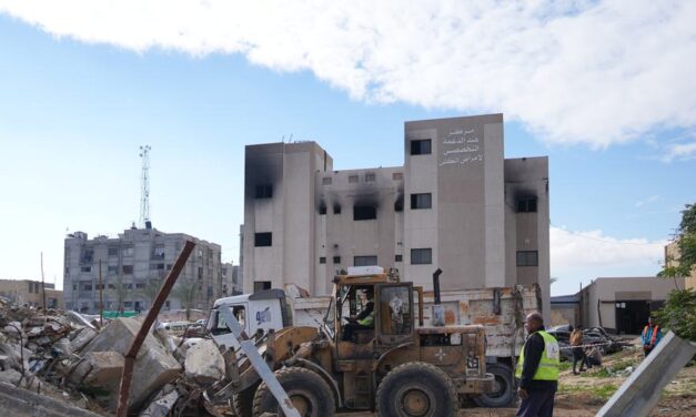 Al menos 20 muertos en un ataque doble de Israel al hospital Nasser en la Franja de Gaza
