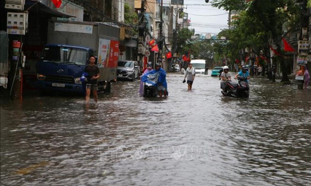 Tifón Kajiki causa severas inundaciones en Vietnam