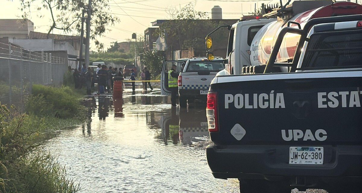 Madre e hijo mueren intoxicados al interior de una camioneta en Jalisco, México