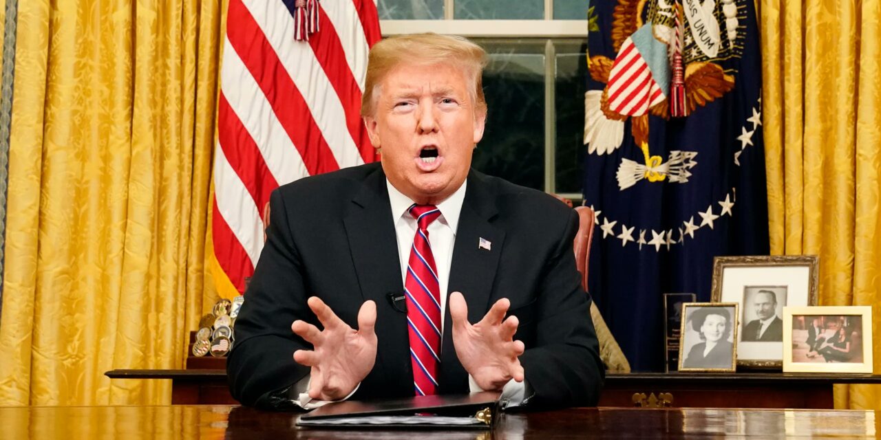 Trump dice que EEUU atacó un barco «con drogas» que zarpó desde Venezuela