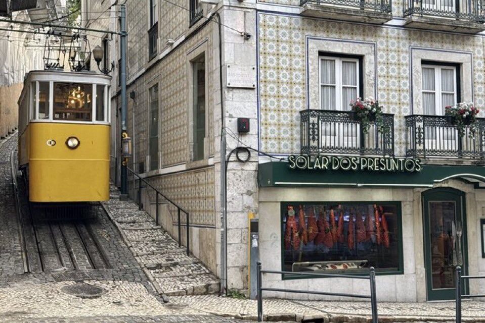Elevador de Glória se descarrila y provoca al menos 15 muertos en Lisboa