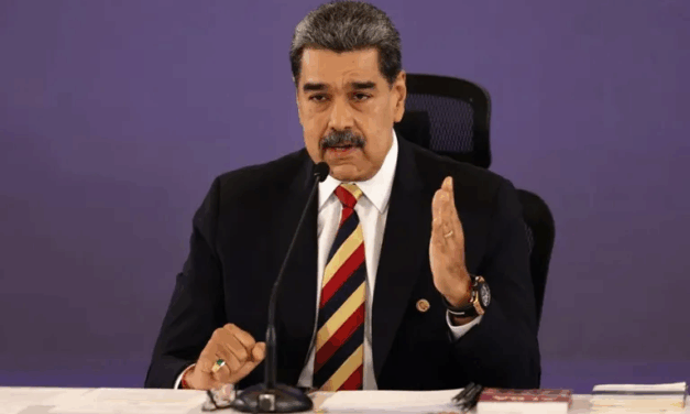 Maduro denuncia el despliegue de barcos y un submarino nuclear en el Mar Caribe