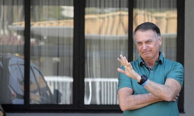 Bolsonaro deja prisión domiciliaria por procedimiento médico