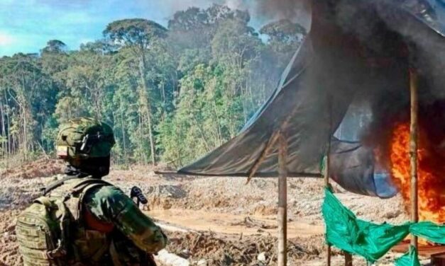 16 militares detenidos en Ecuador por filtrar información
