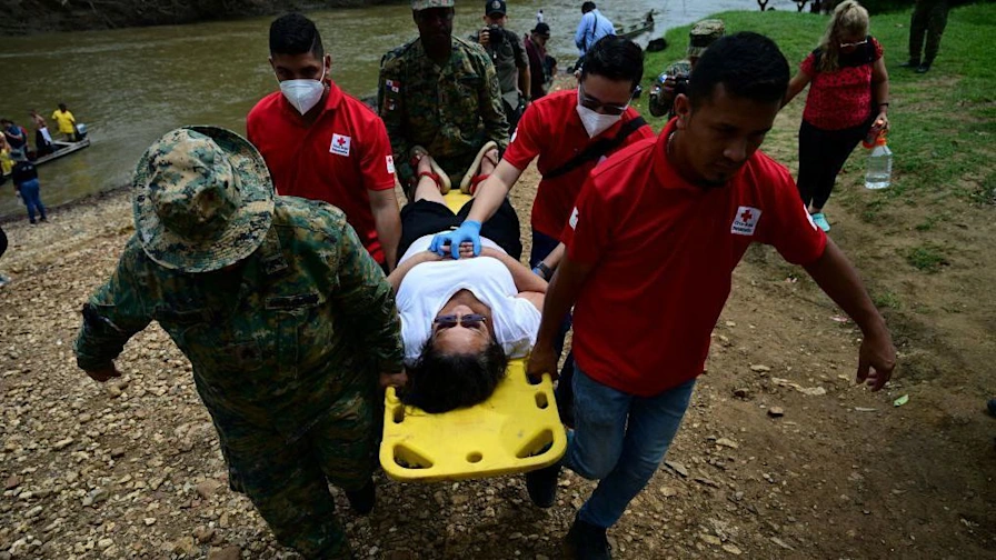 Ocho personas murieron tras naufragio de un barco privado en Pakistán