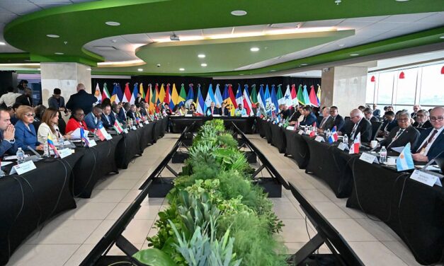 CELAC convoca a una reunión de urgencia por despliegue militar de EEUU en el Caribe