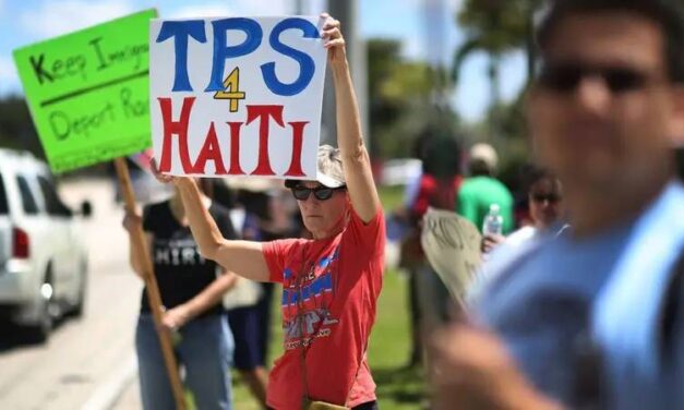 Juez federal frena a Trump y extiende el TPS para venezolanos y haitianos hasta 2026