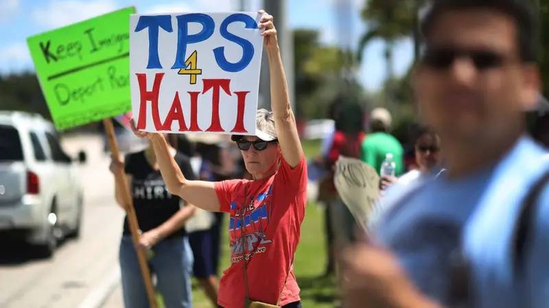 Juez federal frena a Trump y extiende el TPS para venezolanos y haitianos hasta 2026