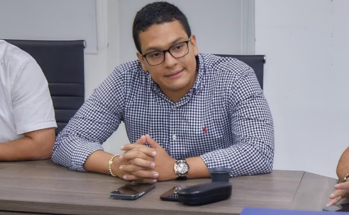 Guerrilleros atacan la casa de un alcalde, una estación de policía y un cuartel del ejército en Colombia