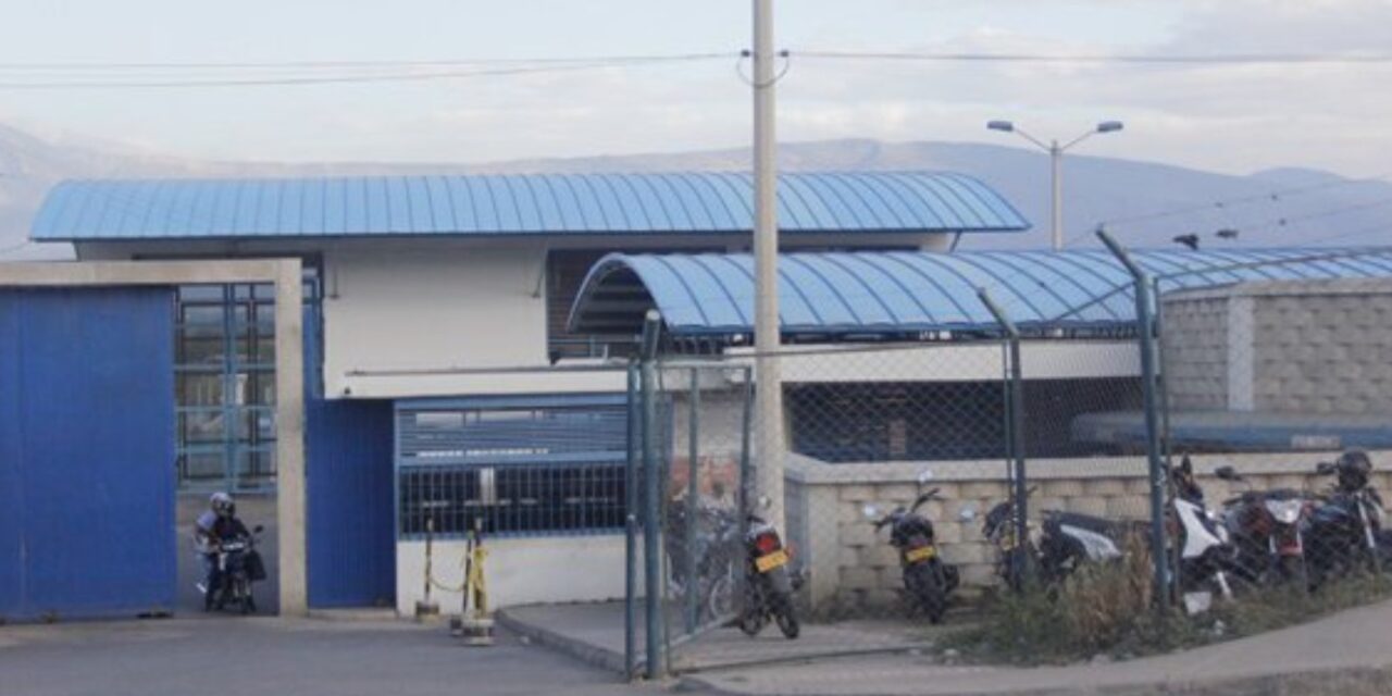 Lanzan granada contra una garita de la parte externa de la cárcel Modelo en la ciudad de Cúcuta, Colombia