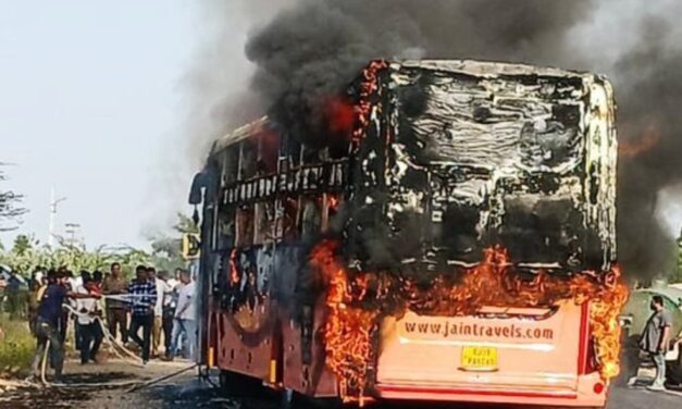 20 muertos deja un incendio en autobús turístico en el noroeste de India