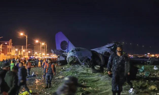 Cae avión militar con dinero del Banco Central en Bolivia y deja al menos 15 muertos