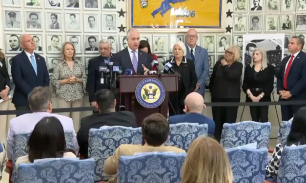 Congresistas estadounidenses piden que se encause a Raúl Castro y envían una petición al presidente Trump