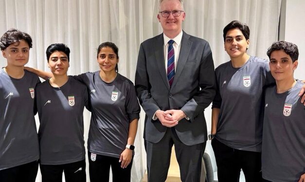 Cinco jugadoras de fútbol iraníes obtienen el asilo en Australia