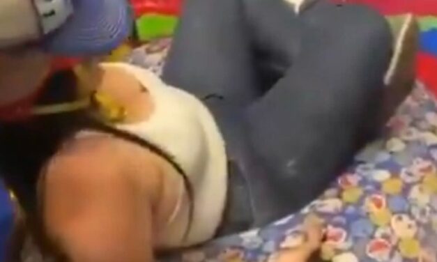 Mujer muere tras salirse de tobogán extremo en parque de diversión de Colombia