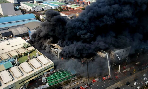 Voraz incendio en una planta de autopartes deja 53 heridos y 14 desaparecidos en Corea del Sur