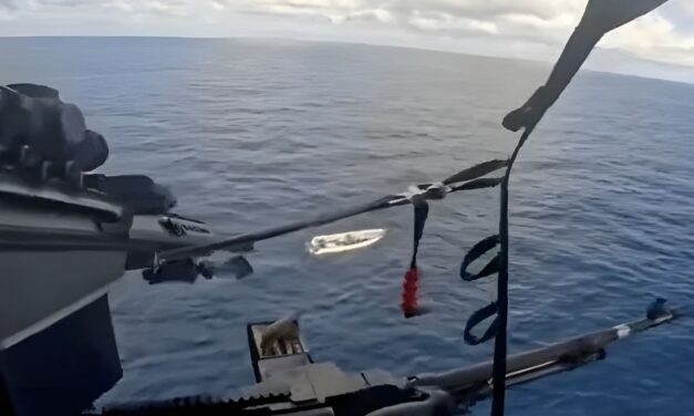 EE. UU. ataca nueva embarcación transportando supuesta cocaína en el Pacífico Oriental