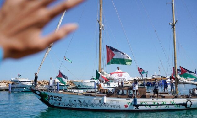 Israel intercepta flotilla rumbo a Gaza y detiene a unos 175 activistas