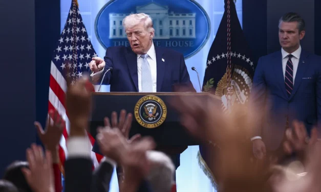 Trump lanza ultimátum a Irán: “O firmamos un acuerdo o los golpeo como nunca antes”