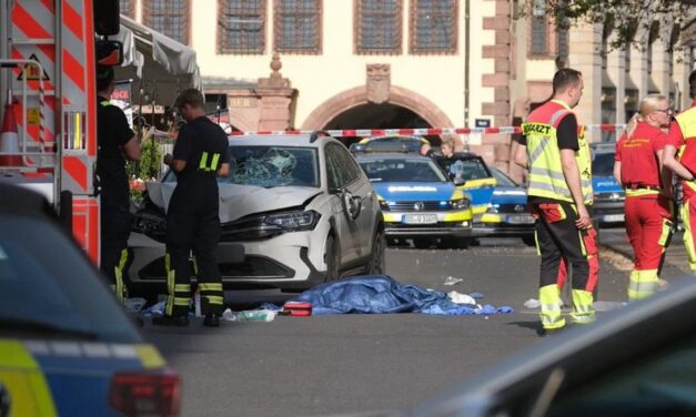 Conductor embiste a un grupo de personas y deja varios muertos en Alemania