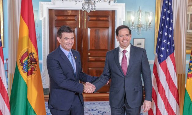 EE. UU. no permitirá que el gobierno del presidente boliviano, Rodrigo Paz sea derrocado