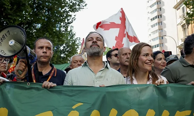 VOX pide prisión provisional para Zapatero y busca llevar a Sánchez ante la Audiencia Nacional