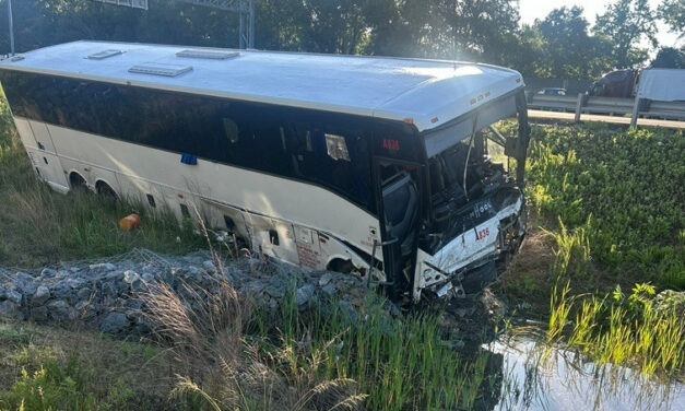 Cinco muertos y 34 heridos tras colisión de seis vehículos en Virginia, EE. UU.