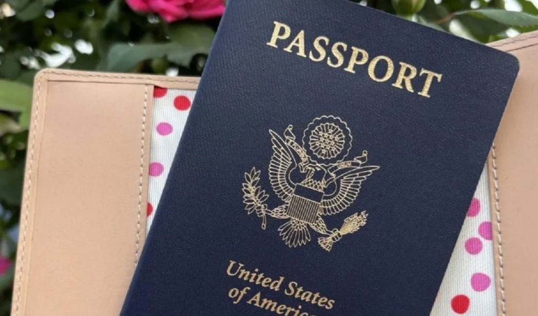 Estados Unidos revocará el pasaporte de los padres con deudas de manutención infantil