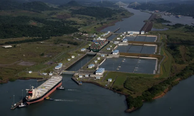 Canal de Panamá reduce operaciones afectado por El Niño
