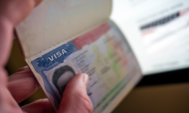 EE. UU. implementará las visas “premium” de cita rápidas por un costo de $750