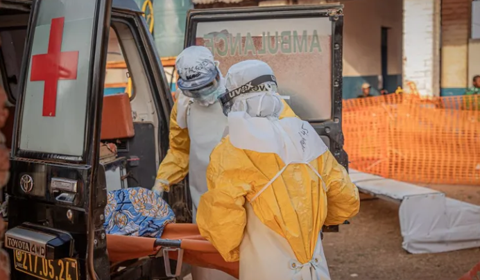 Francia detecta su primer caso importado de ébola y activa protocolos de emergencia sanitaria