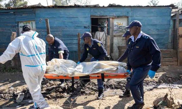 Al menos 12 personas baleadas y muertas en un ataque nocturno en Johannesburgo, Sudáfrica