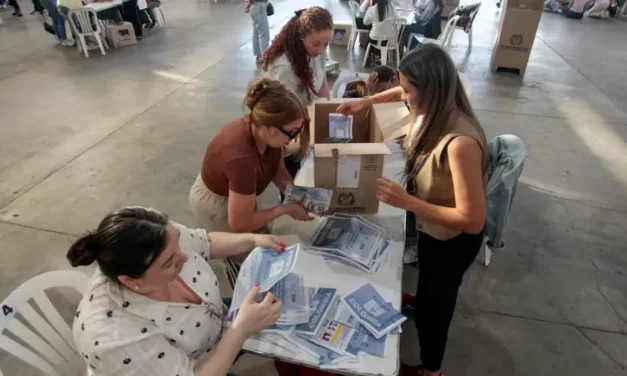 EE. UU. amenaza con quitar visas a quienes manipulen las elecciones en Colombia