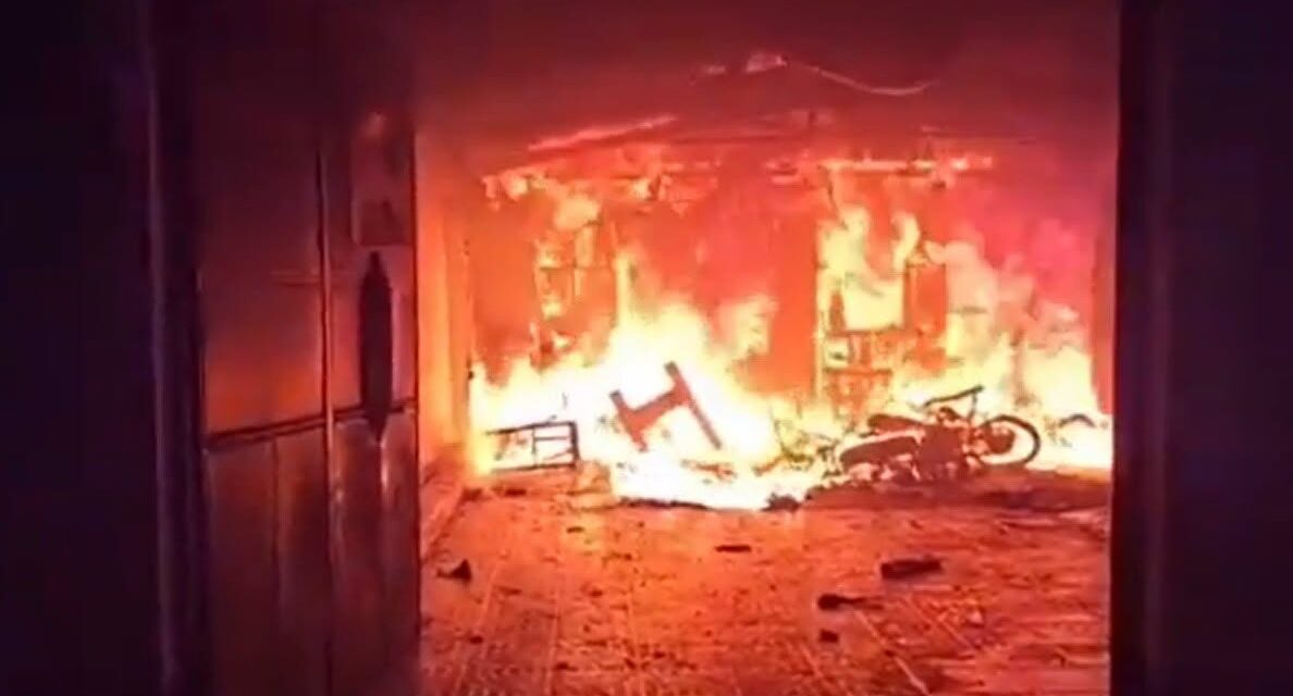 Pobladores incendian la casa de una jueza tras el desalojo de una anciana de 72 años en Guatemala