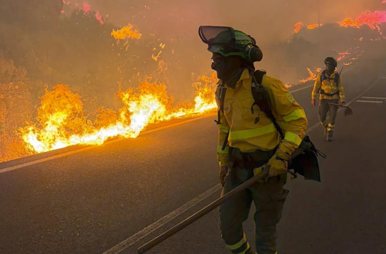 Incendio forestal deja 13 muertos, 12 son extranjeros, en Andalucía, España
