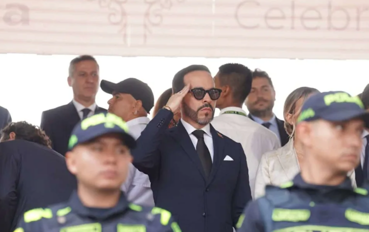 De la Espriella afirma que se juramentará en una guarnición militar