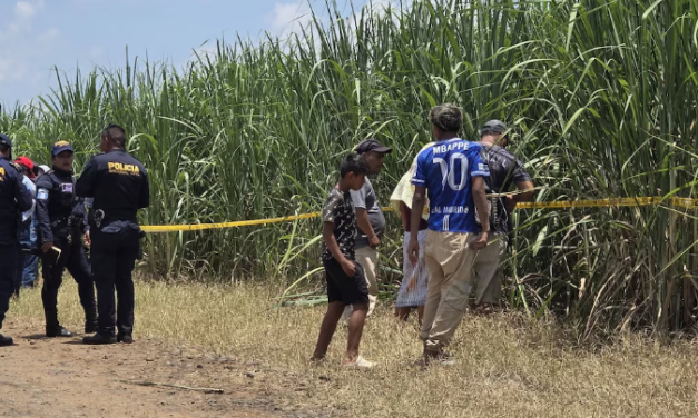Localizan a una pareja de esposos muertos en un cañal y rescatan a su bebé de un año en Guatemala