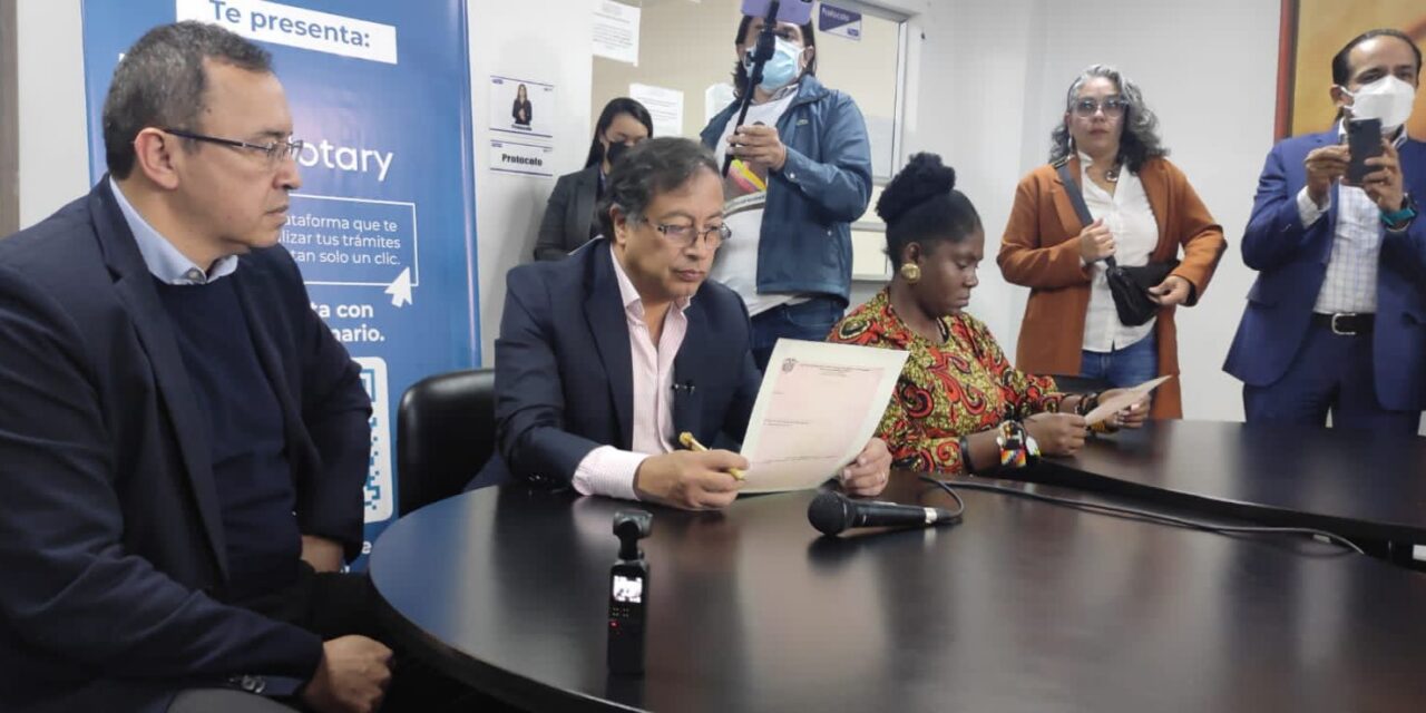Fiscalía colombiana abre investigación contra presidente Petro por corrupción