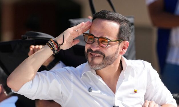 Tribunal rechaza acción que objetaba elección De la Espriella por su nacionalidad estadounidense