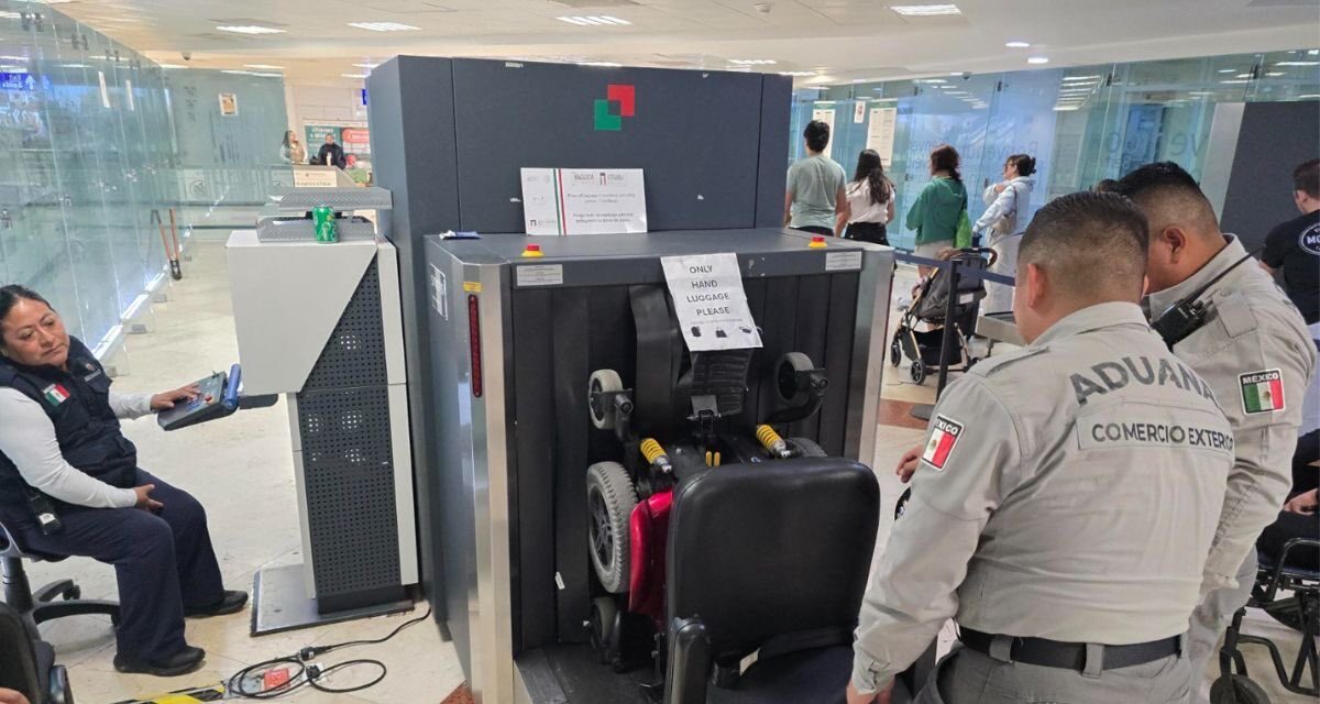 Aseguran 12 kilos de cocaína ocultos en silla de ruedas en el aeropuerto de Cancún, México